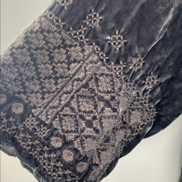 Johnny Was Women's Velvet Velour Kimono Embroidered Floral Gray Jacket Size M - Picture 3 of 8